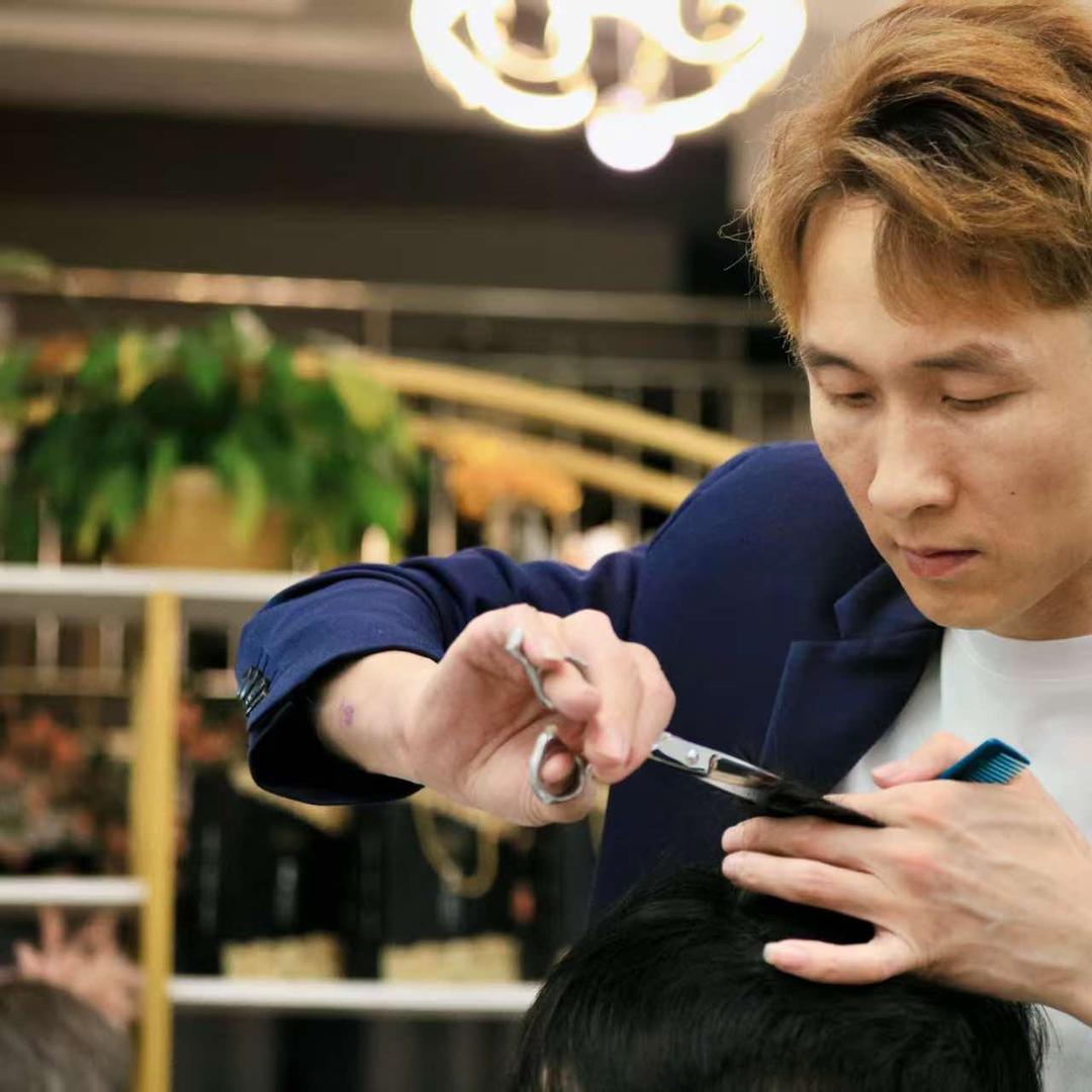 燕郊做烫染的小旭