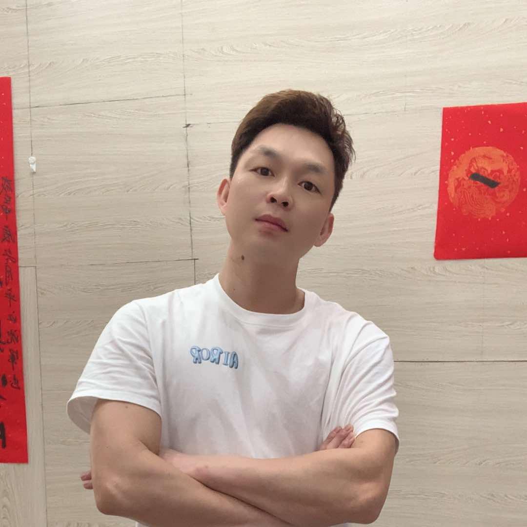 在平江做发型设计的（沈军）