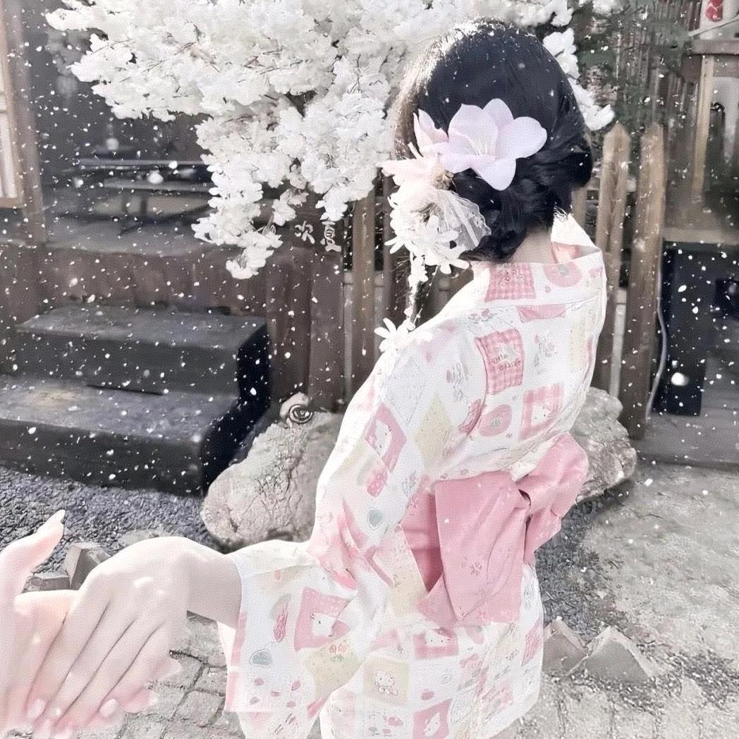 椿屿樱绘·日式猫咖·换装自拍馆官方号