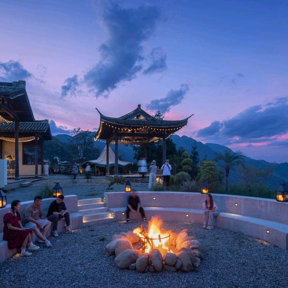 云和梯田归野营火营地