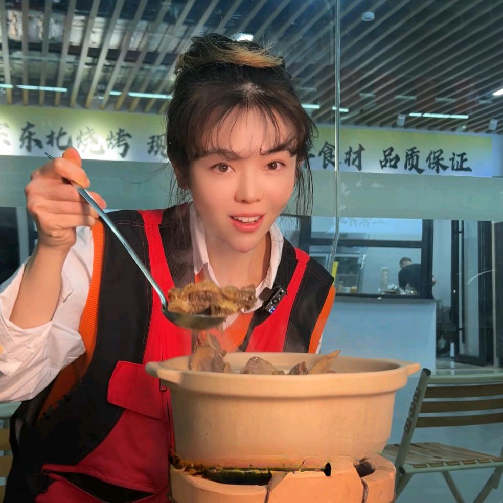 东北烟火人间地摊烧烤