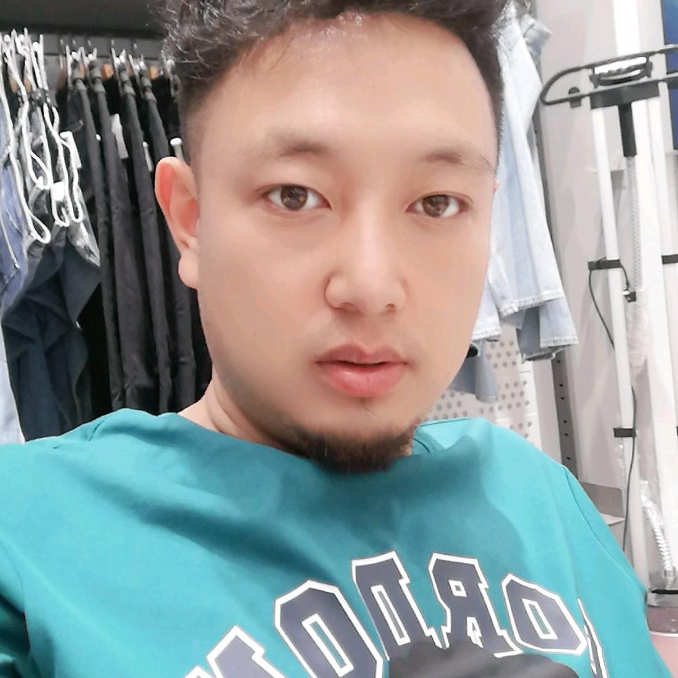 狮子倒影