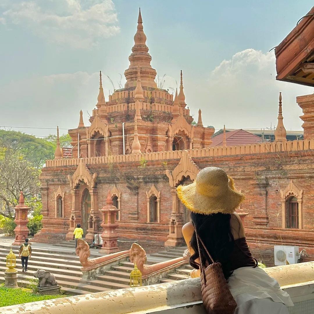 导游晚晚-华麒旅行