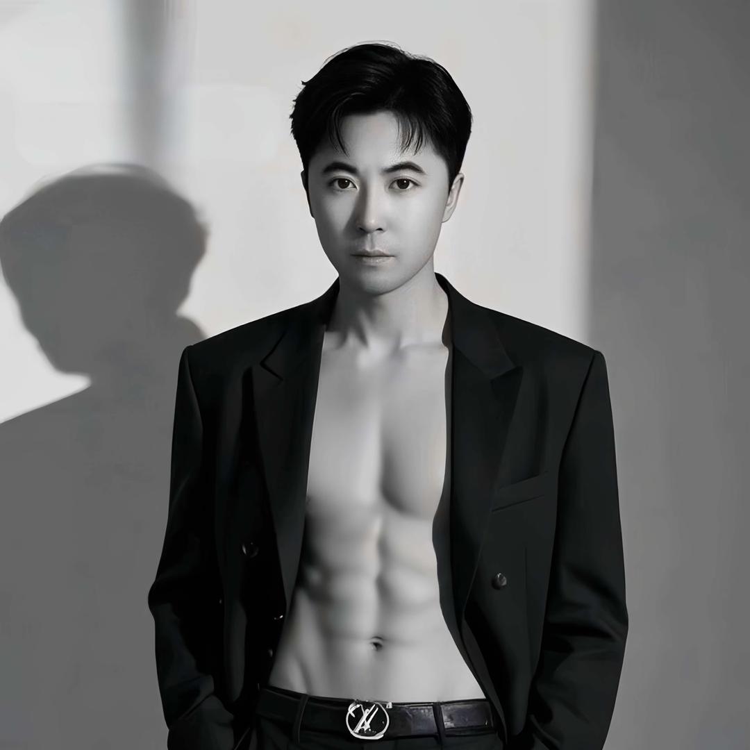 二小·私人发型定制师AT-hair