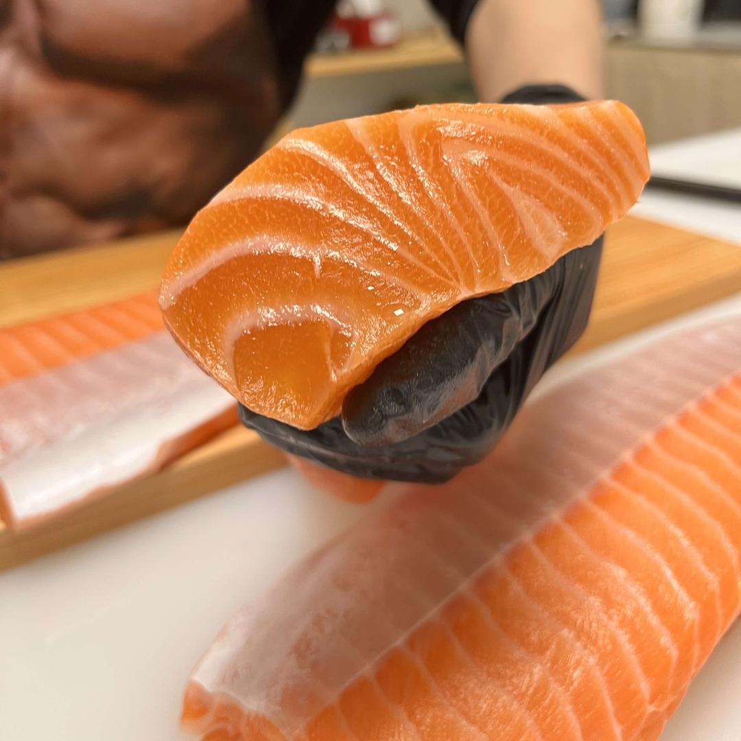 初心三文鱼刺身馆