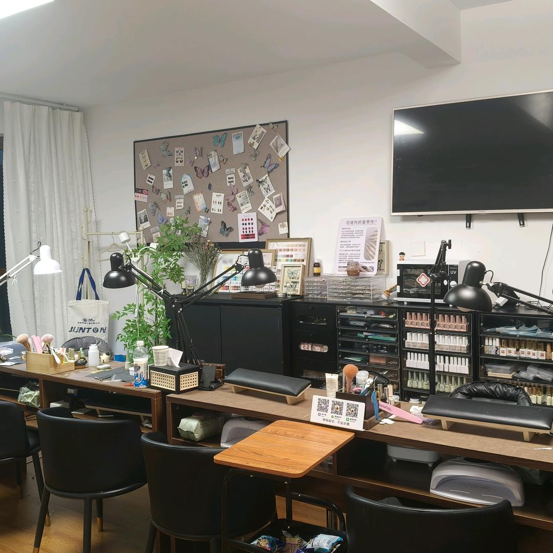 一泉（美甲  美睫  护肤）