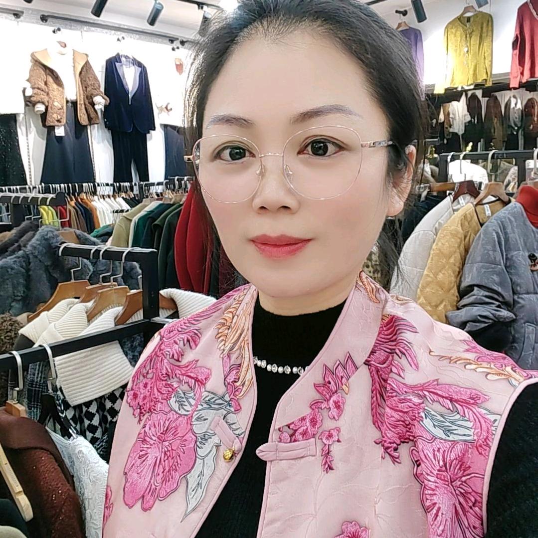 蓉蓉女王(衣服)官方号