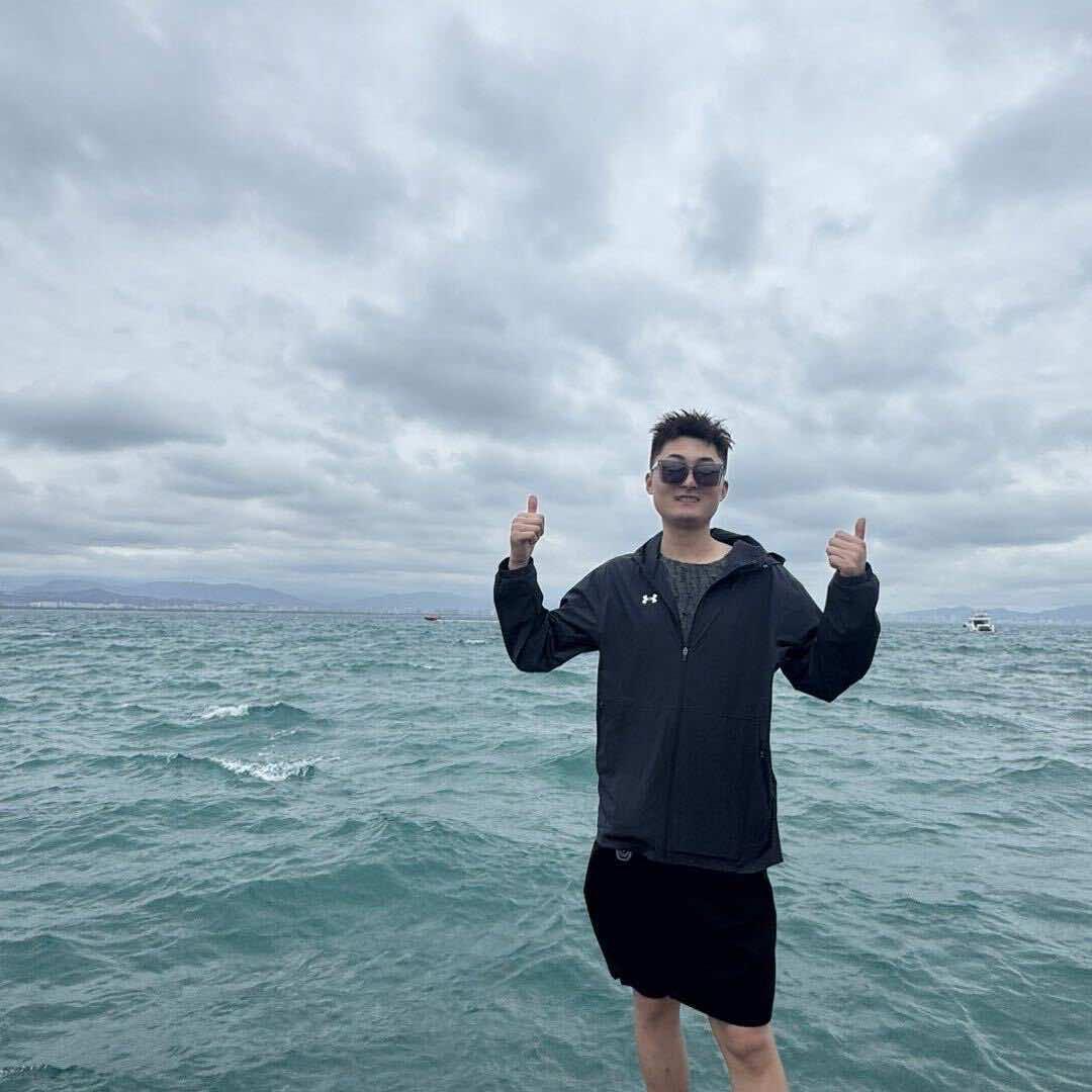 甲壳虫发型艺术会所🐞加伟