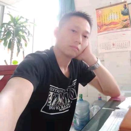 雪亮眼镜县府街分店（拽哥）