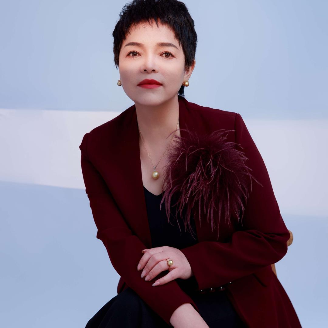 爱伊轻奢女装
