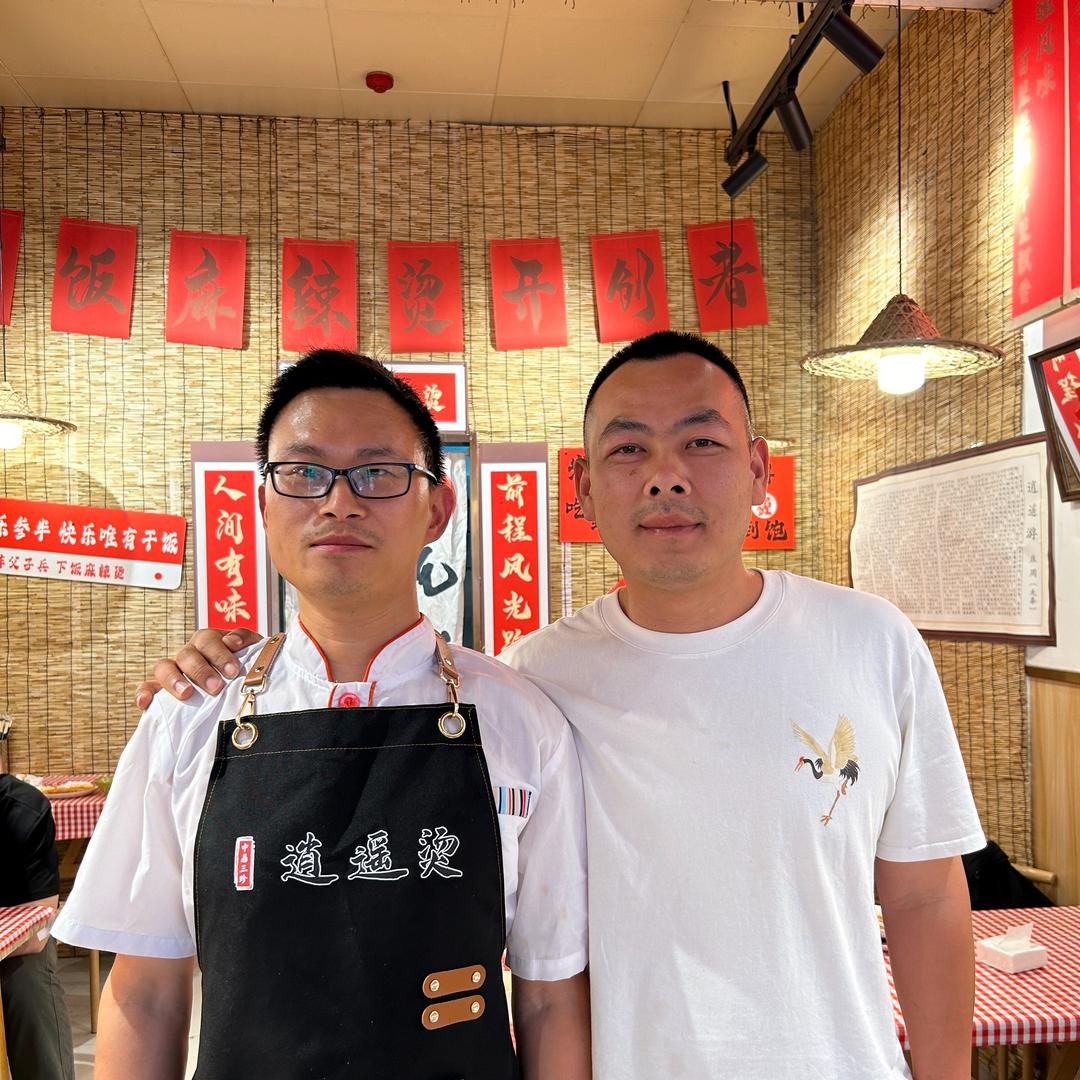 社恐侯哥（追梦郑师）