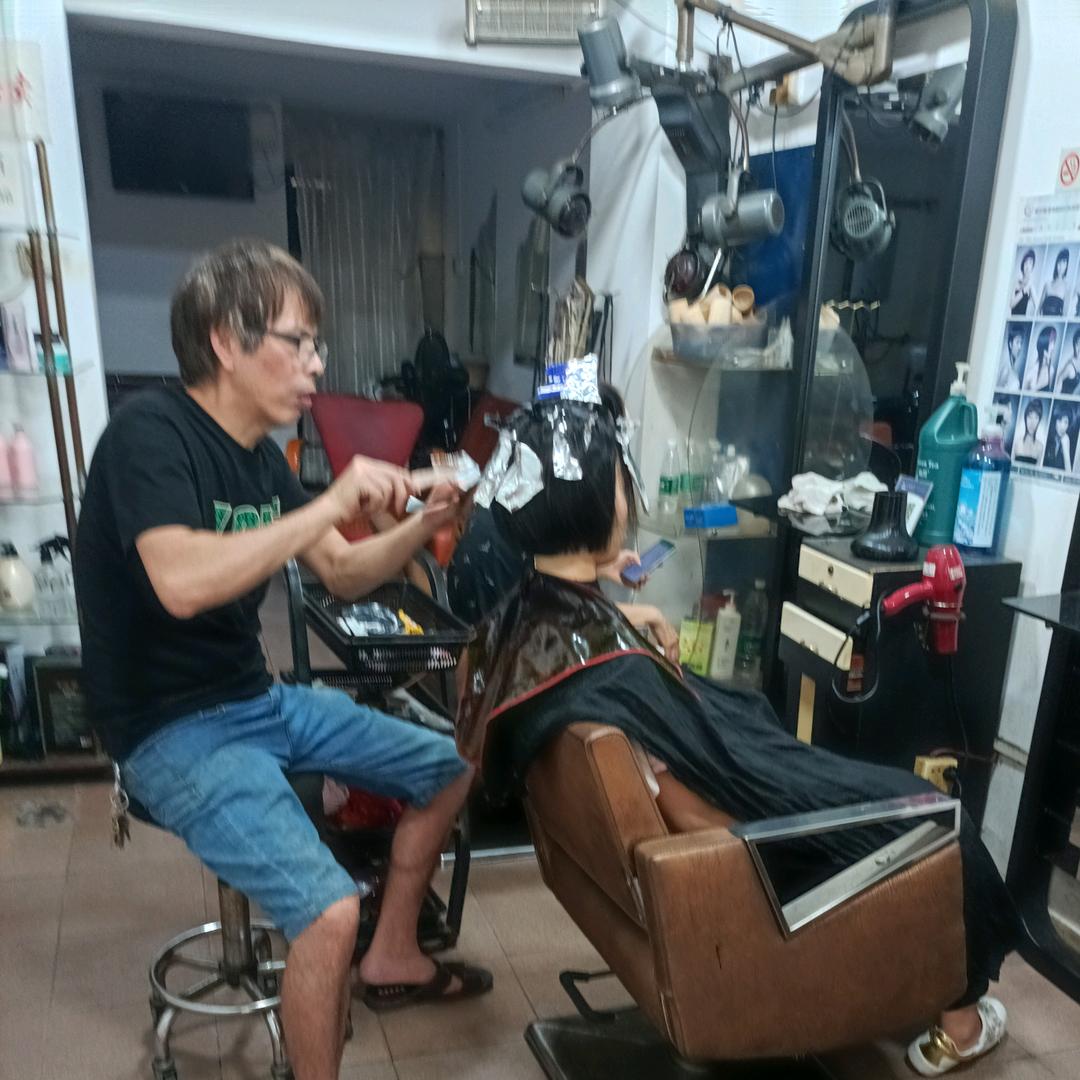 吸引力专业发型设计(惠民北路店)官方号