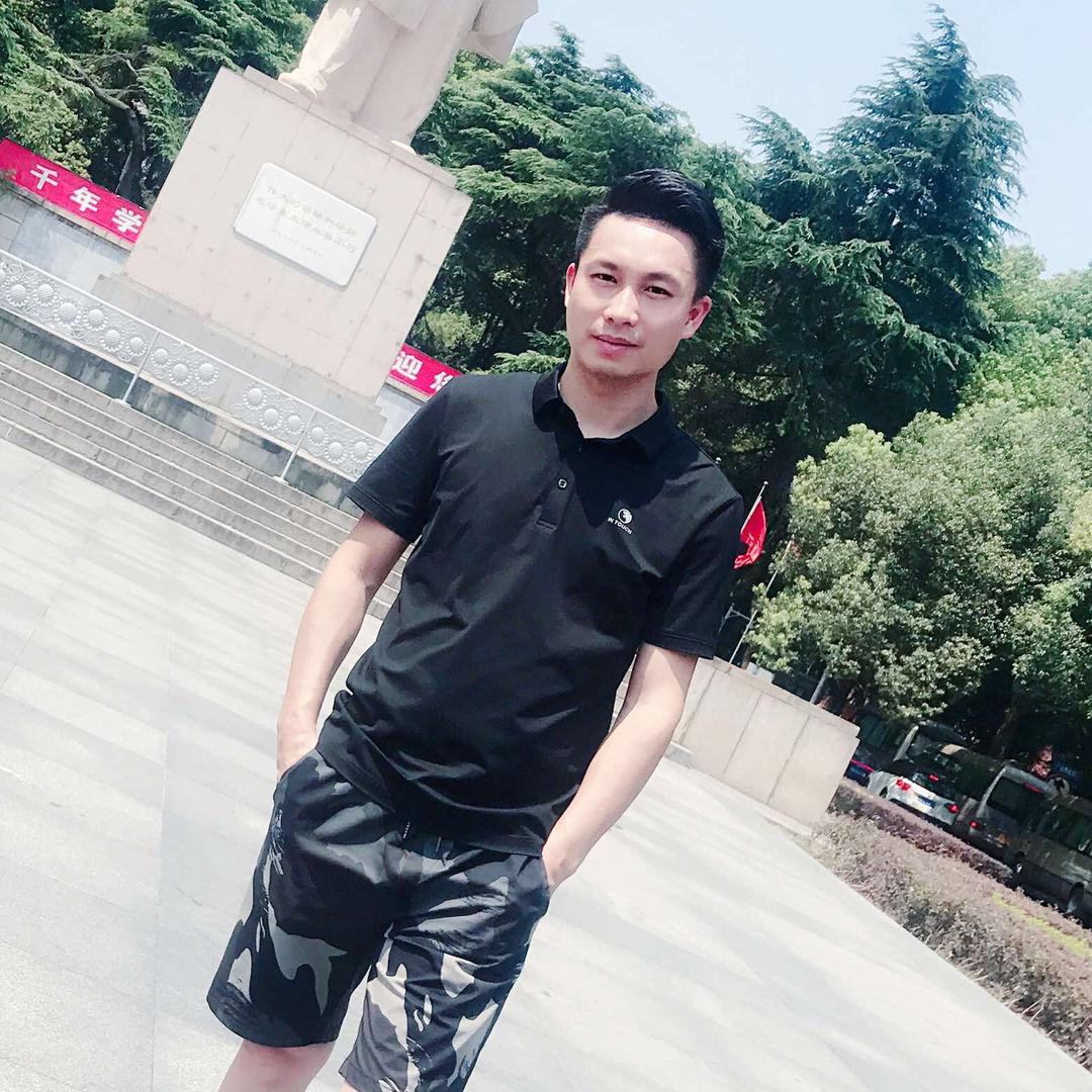 姜小白（姜爽爽龙虾火锅烤肉自助）