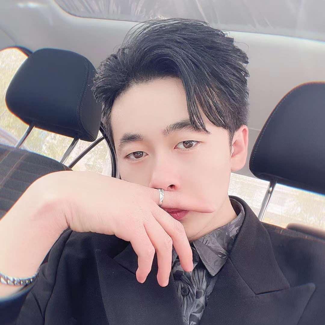 精艺丝形象设计(航宇路店)官方号