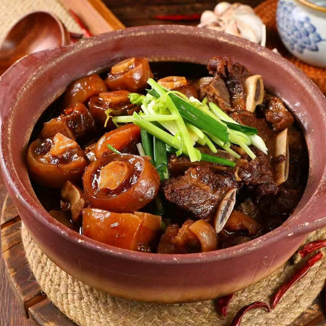 点督牛砂锅牛杂煲
