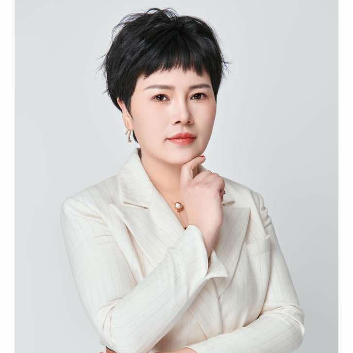 徐倩在新野做美容
