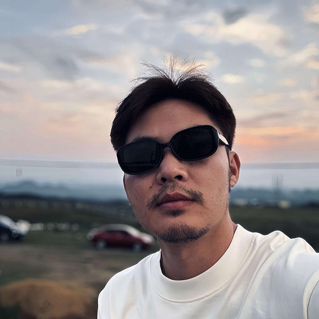 王浩.