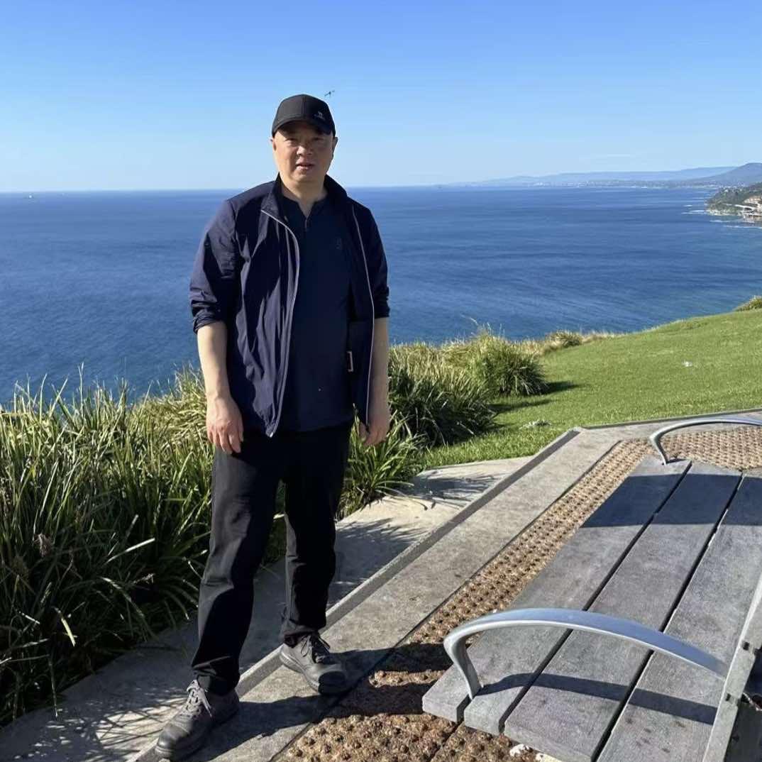 广元卖家具的光头哥