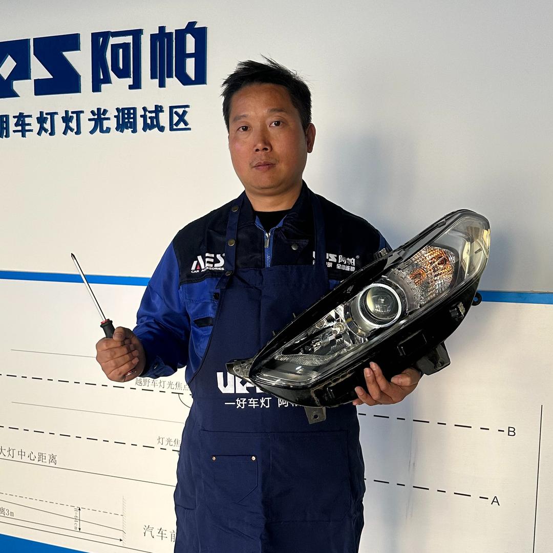 信阳-雷朋车灯升级阿帕工厂店