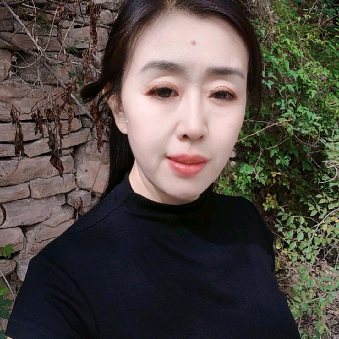 新绛石门山庄盈盈