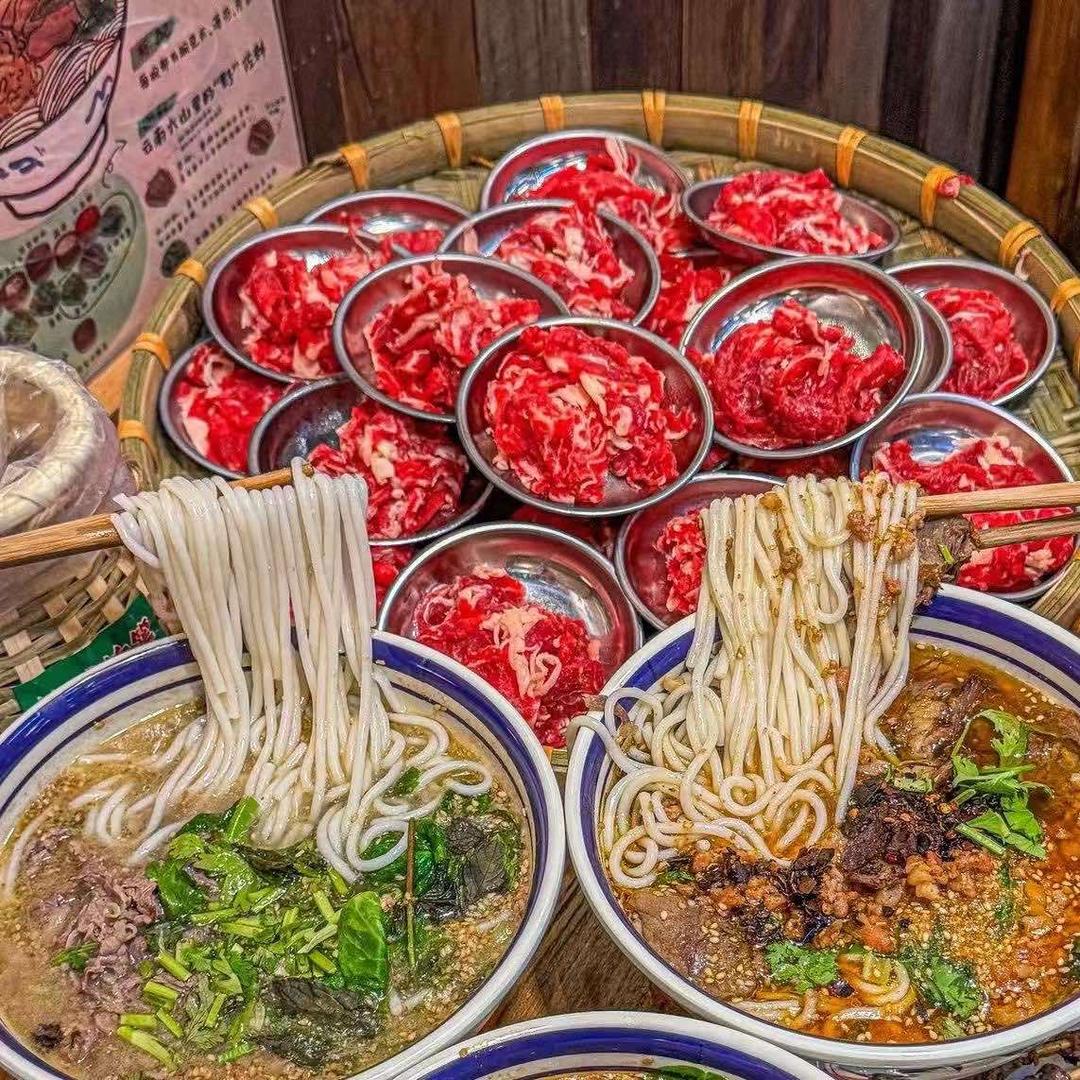 初麦杂稻·鲜烫牛肉粉面馆（大英店）