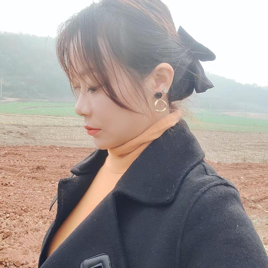 冒烤鸭的幺妹子