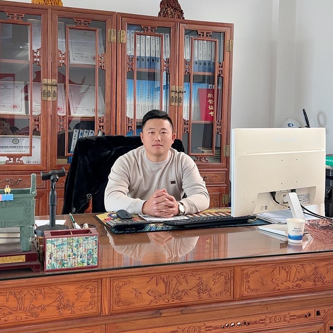 @江苏宏犇挂车-张总