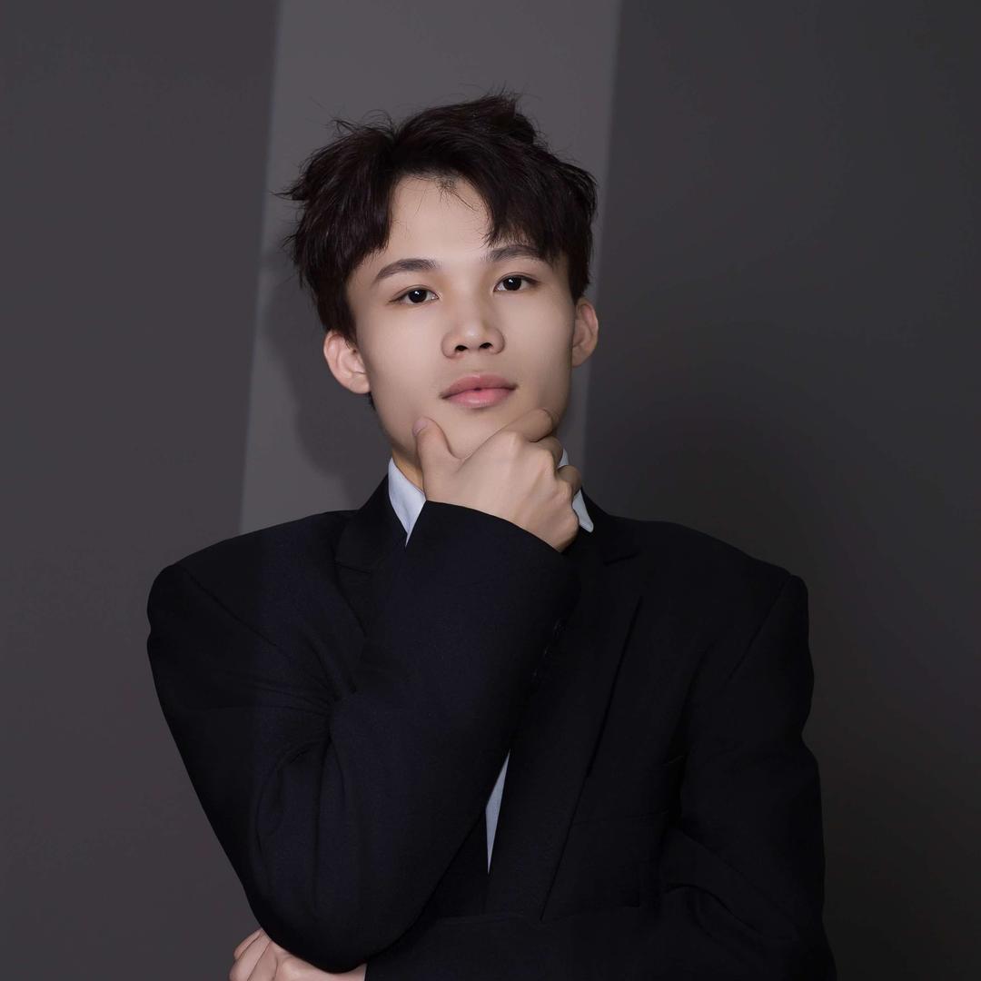 昆山发型设计 墨白