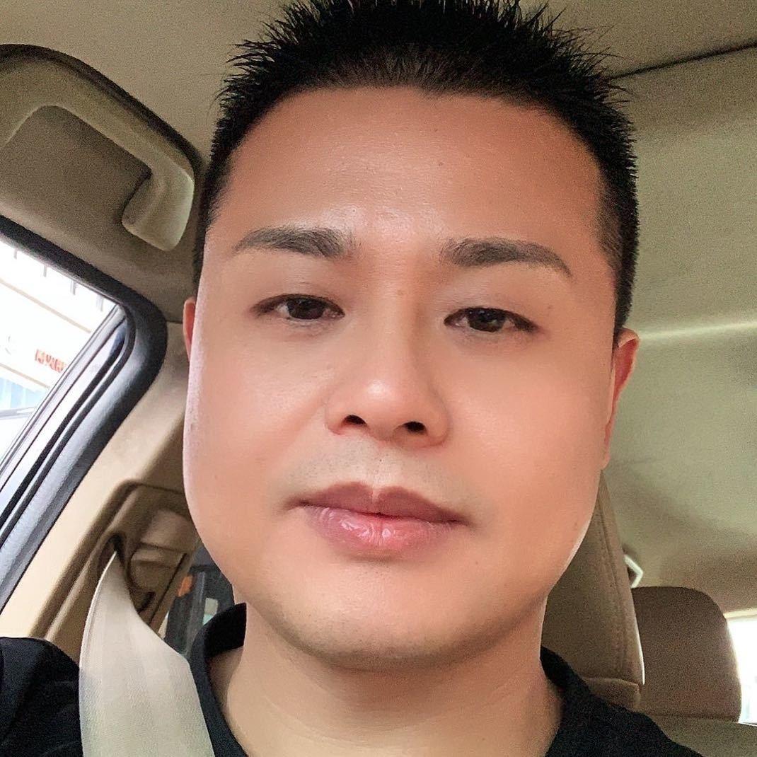 李记小兄弟鱼庄(凤仪路店)官方号