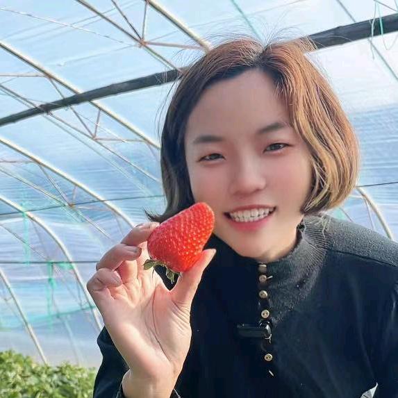 依佳草莓采摘园官方号