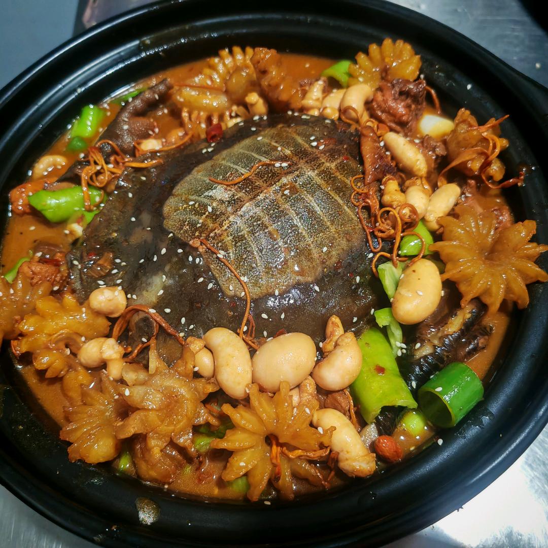 霸王别鸡-鳄鱼全吃 .回郭镇店