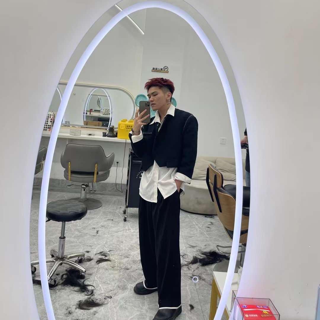 東万店长   邓大雄