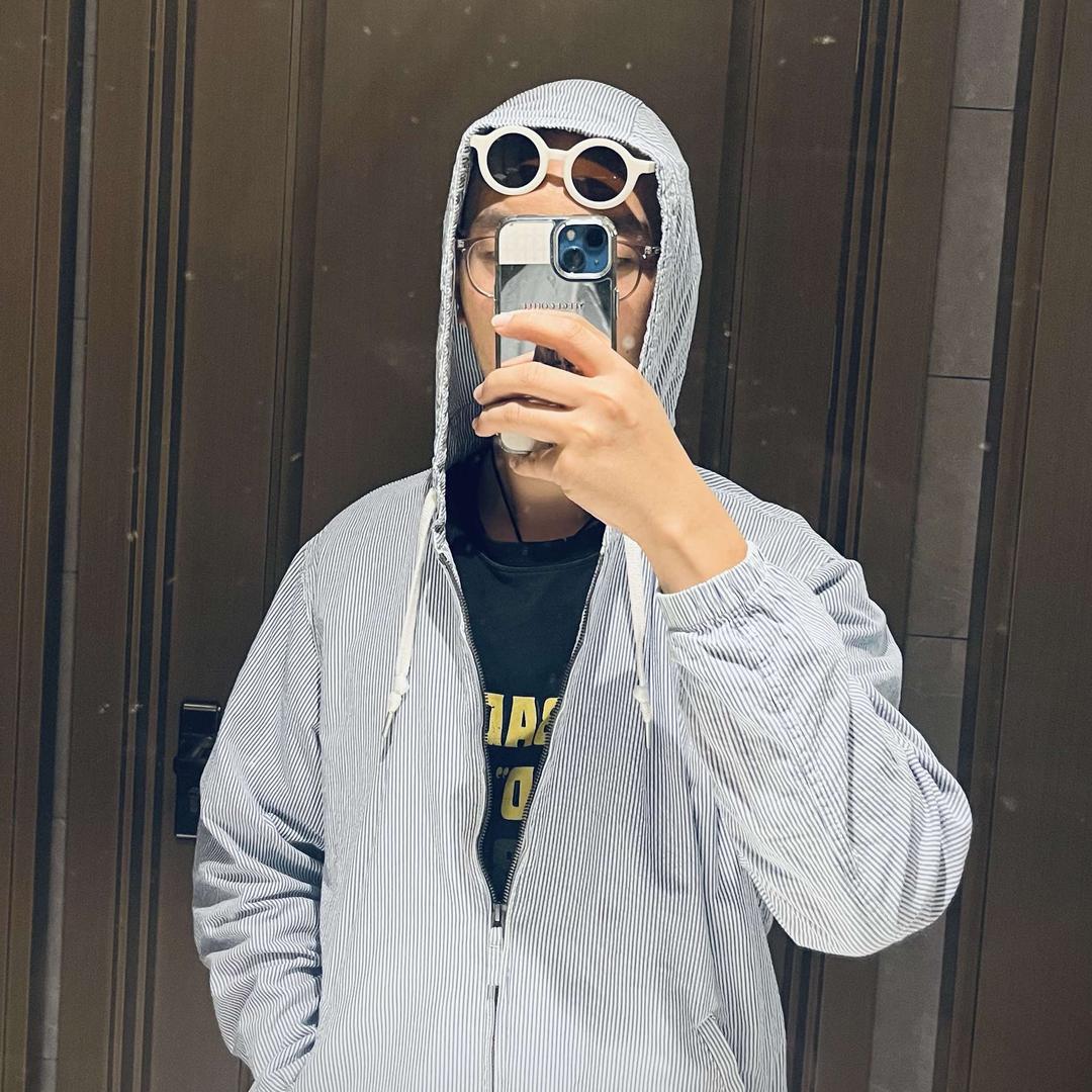 YEECE CANTEEN·查尔斯头