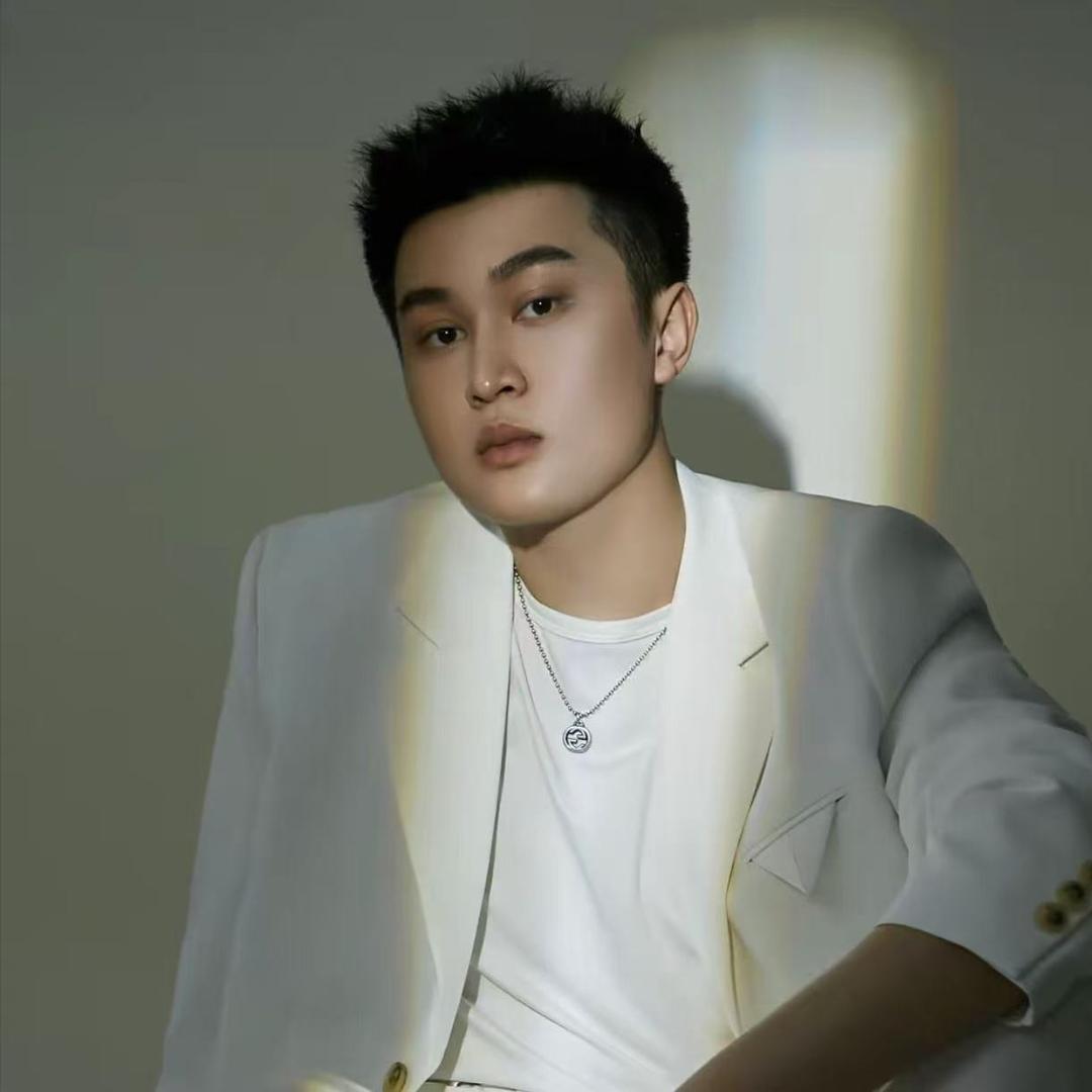 广州容凡(杰少sosolee)直播号