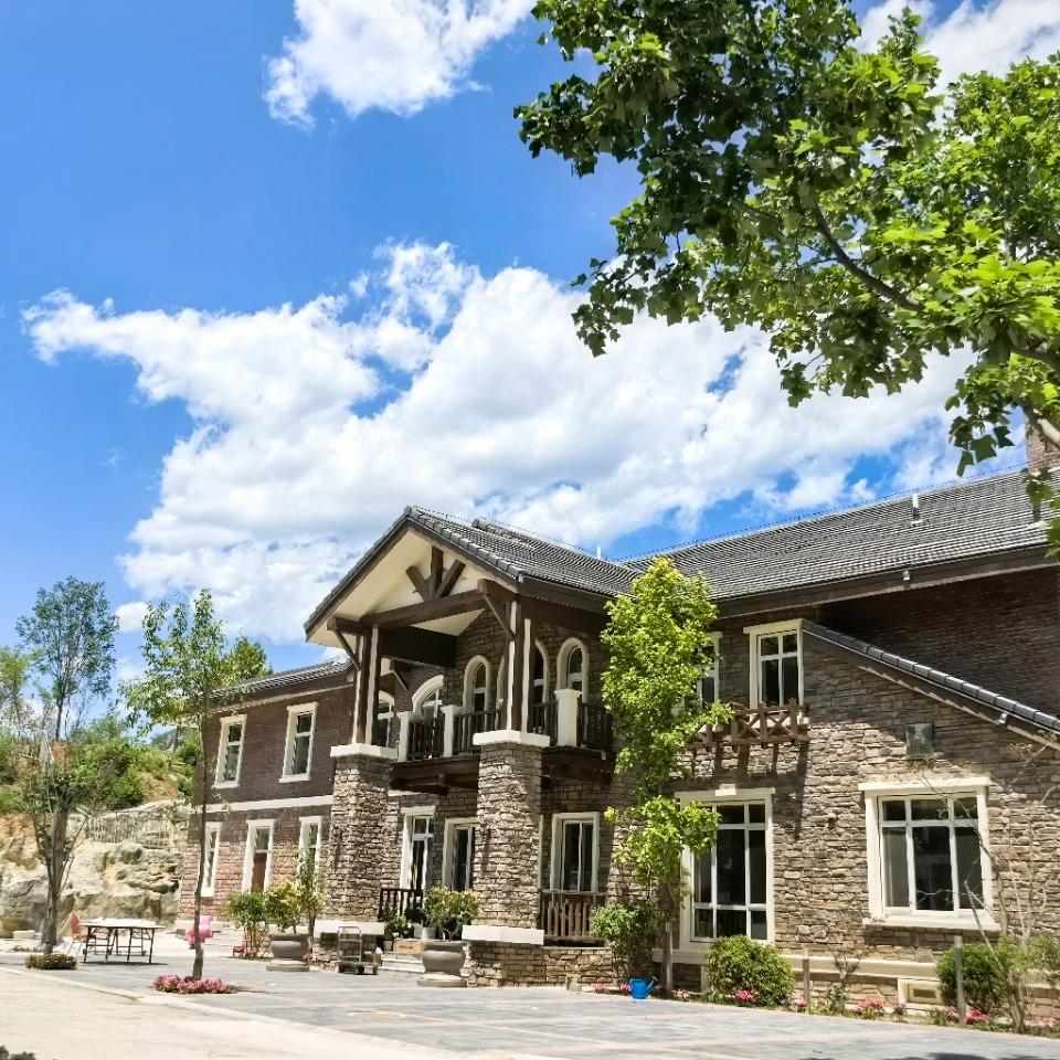 青青山河居官方号