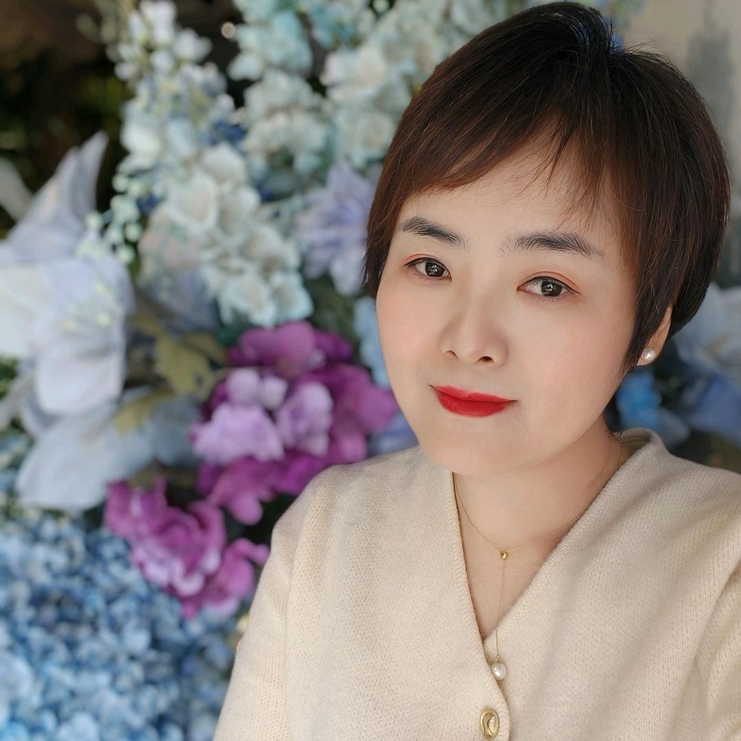 蓝天鲜花店的小陈姐