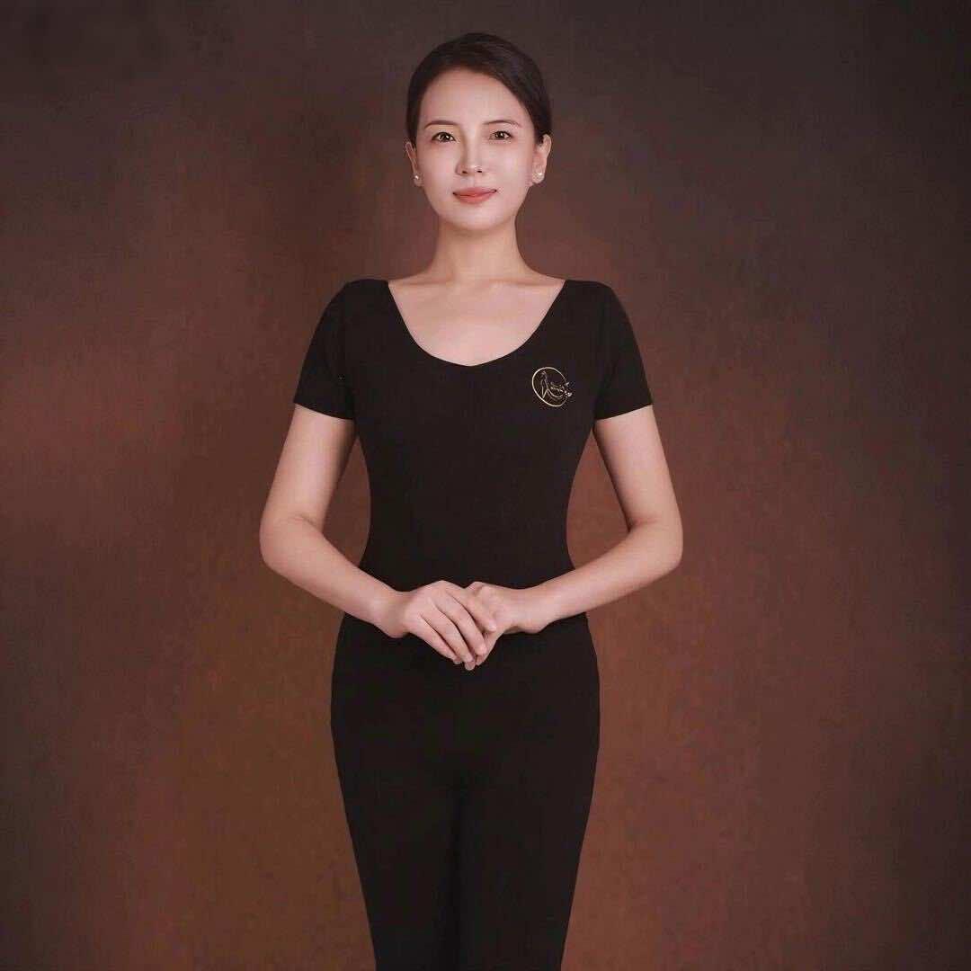 雅艺形体仪态美学（文峰路店）