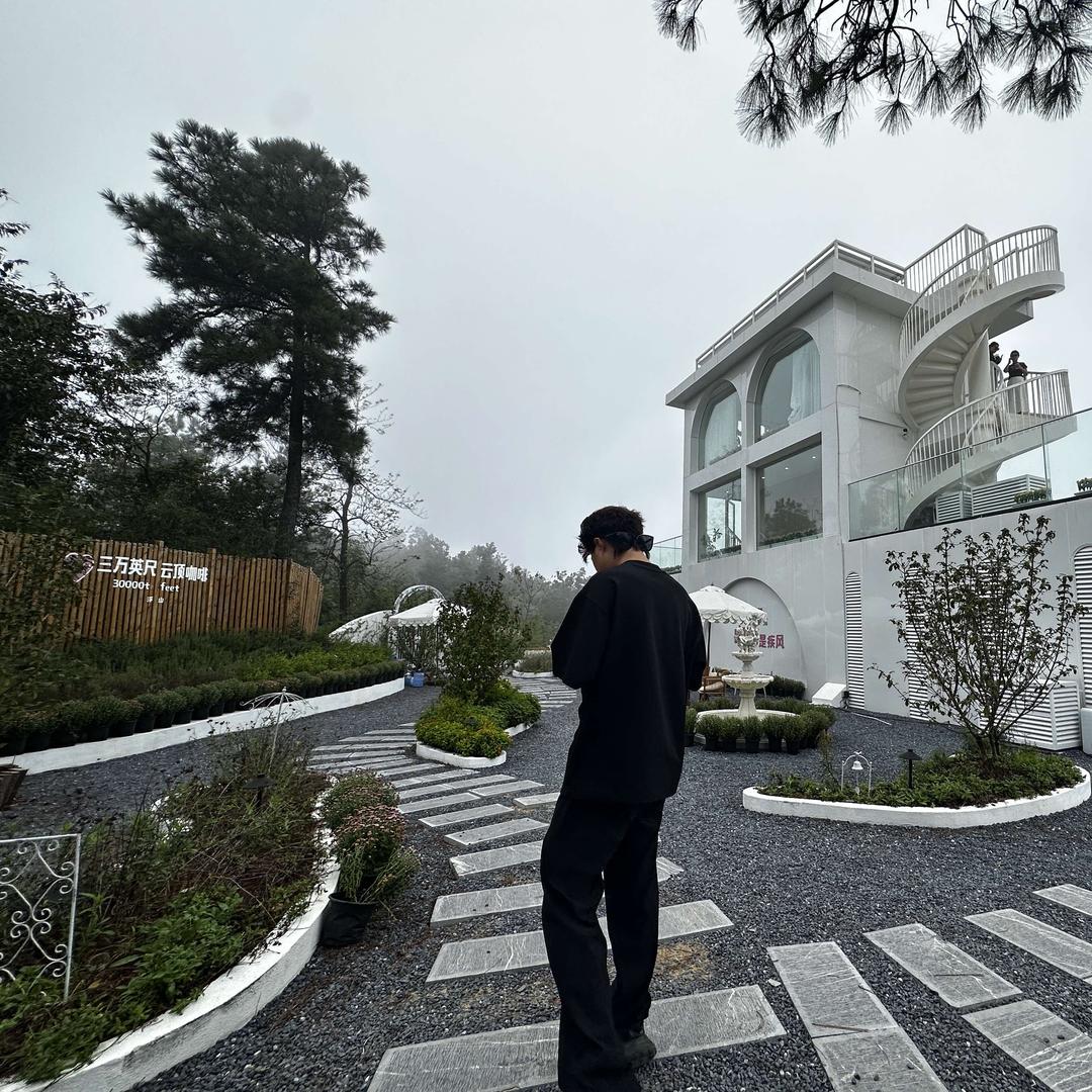 三山小许美发专注烫染