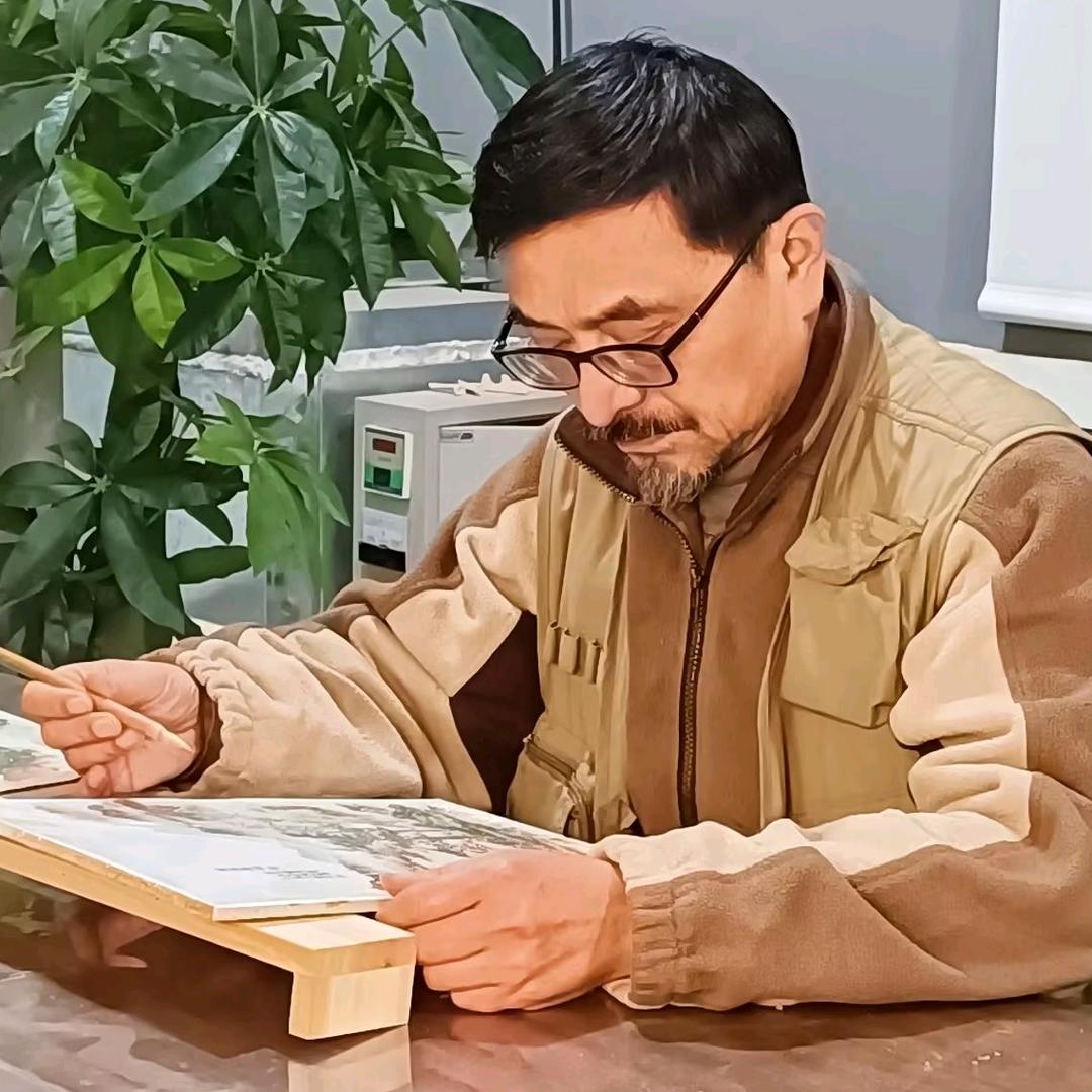 瓷板画非遗传承人吕元和弟子们