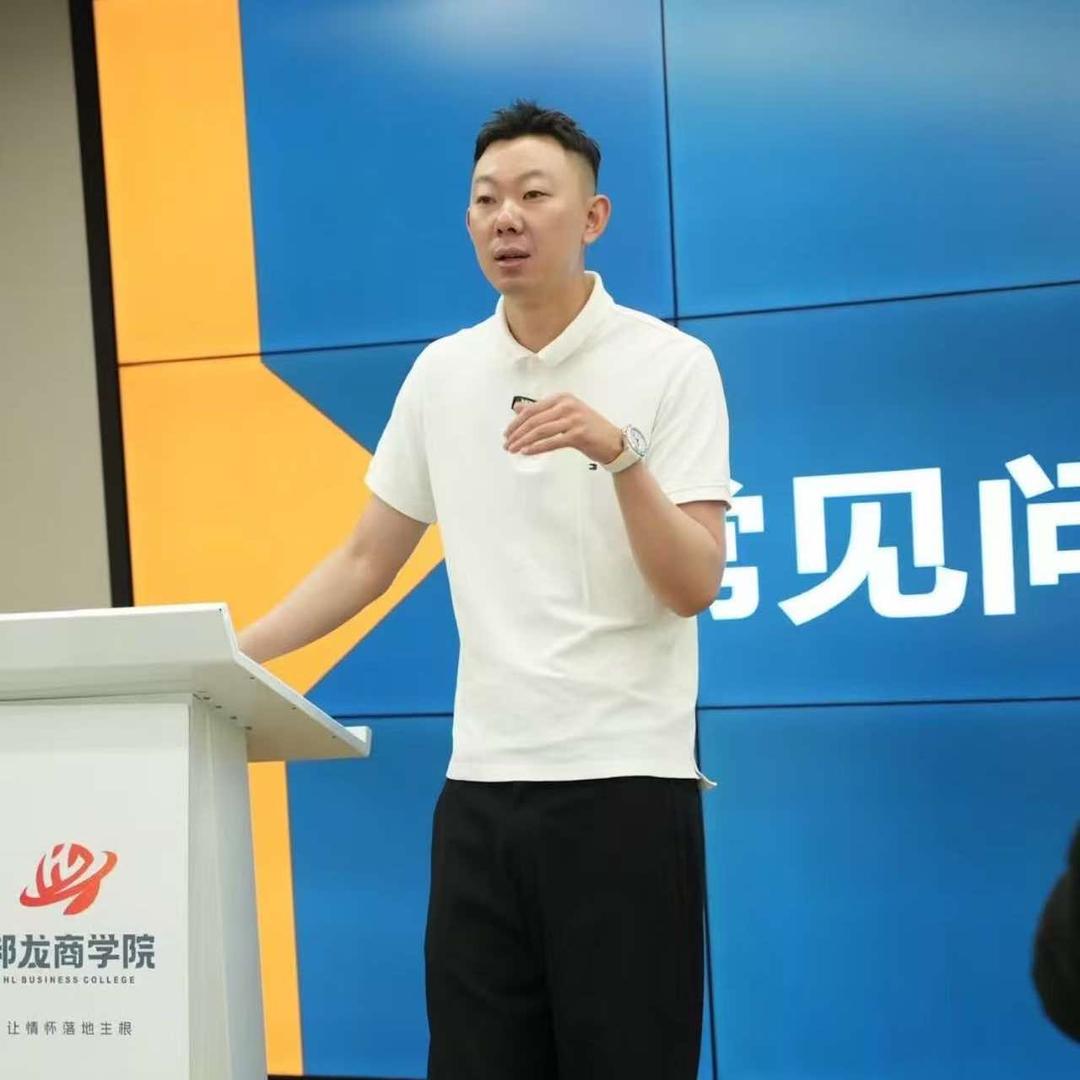 羽培冷校长