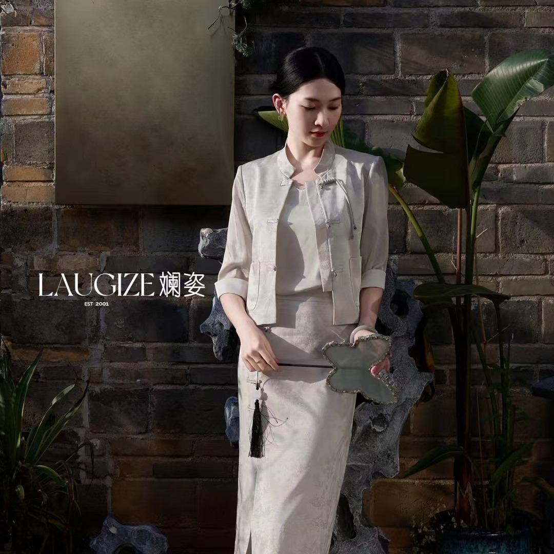 斓姿女装（赣州招商花园城店）
