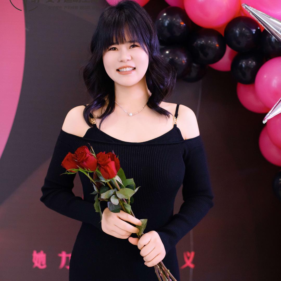 纳瑜伽普拉提韩韩—友阿店（店长）