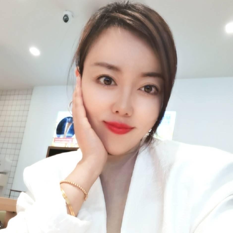 峰峰眉型设计天花板～何丽