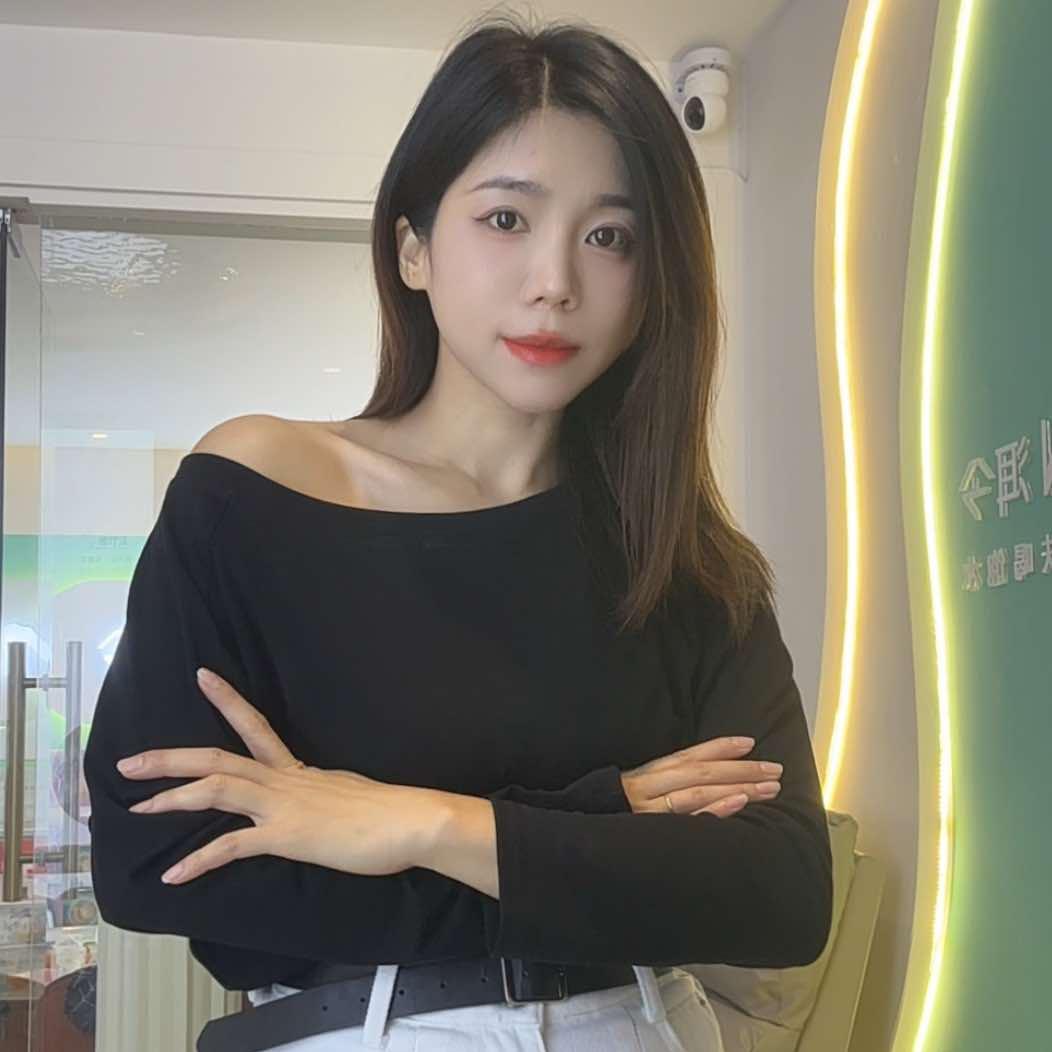 罗江肖潇
