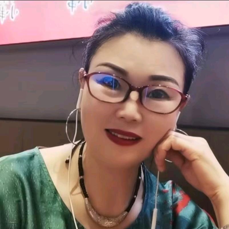 襄阳别出心裁女装店