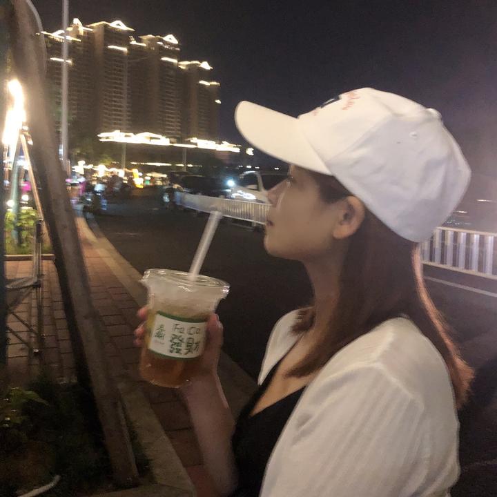 摸鱼村小师姐