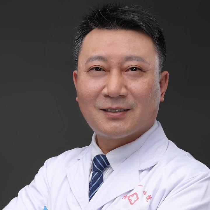 眼科医生韦伟头像