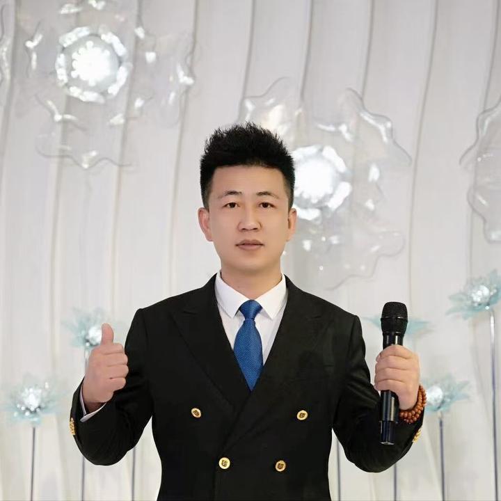 主持人大牛