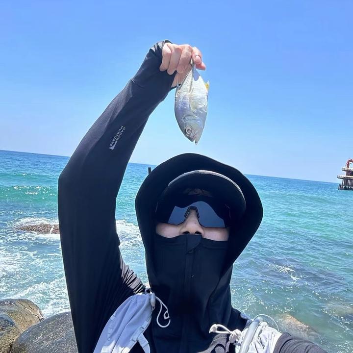 厚李蟹爱钓鱼