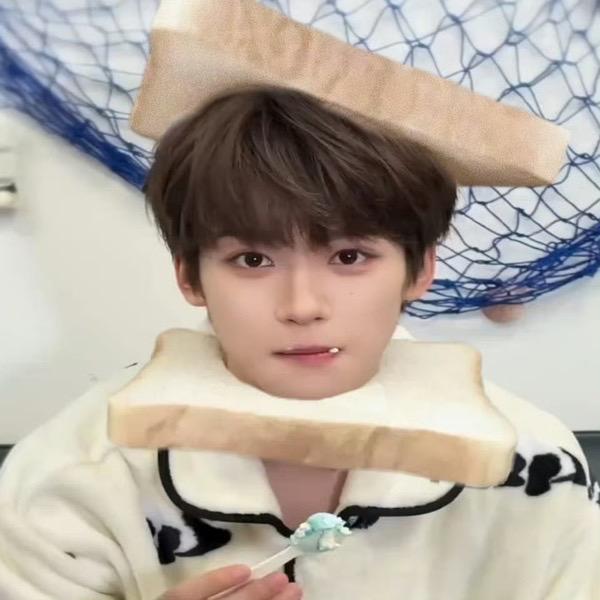 七